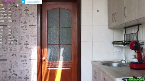 Tina. Im topless model  online show from 02.12.25