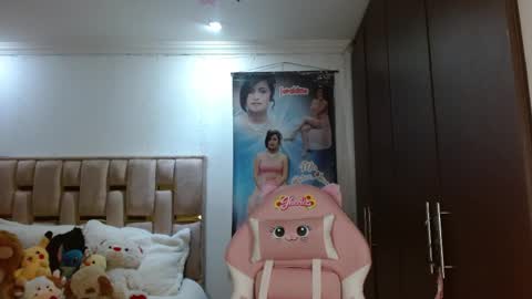 Snapshot of sunflower_dance chatting on 05.27.26 Jeraldine online show from 05.27.26