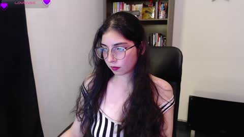 Snapshot of sunflower_uwu chatting on 02.09.25 violetta online show from 02.09.25