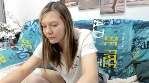 Snapshot of sunny__sammy chatting on 09.24.25 Sammy online show from 09.24.25