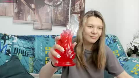 Snapshot of sunny__sammy chatting on 11.16.25 Sammy online show from 11.16.25