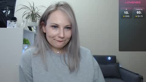 Snapshot of sunny_bunny6 chatting on 12.18.24 Naomi online show from 12.18.24