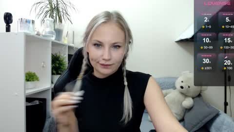 Naomi online show from 09.26.25