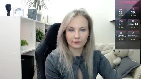 Snapshot of sunny_bunny6 chatting on 10.27.25 Naomi online show from 10.27.25