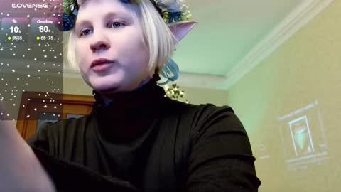Snapshot of sunny_mood chatting on 12.22.24 sunny mood online show from 12.22.24
