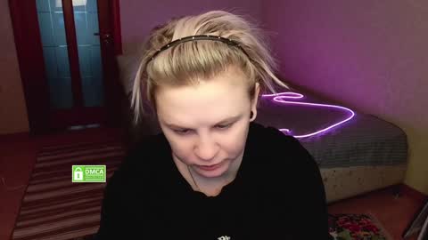 Snapshot of sunny_mood chatting on 01.05.25 sunny mood online show from 01.05.25