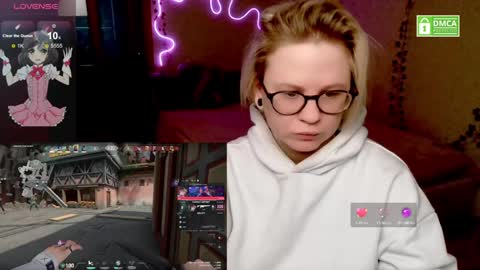 Snapshot of sunny_mood chatting on 02.06.25 sunny mood online show from 02.06.25