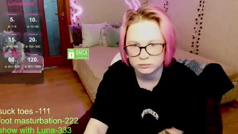 Snapshot of sunny_mood chatting on 02.16.25 sunny mood online show from 02.16.25