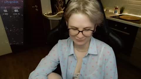 Snapshot of sunny_mood chatting on 06.23.26 sunny mood online show from 06.23.26