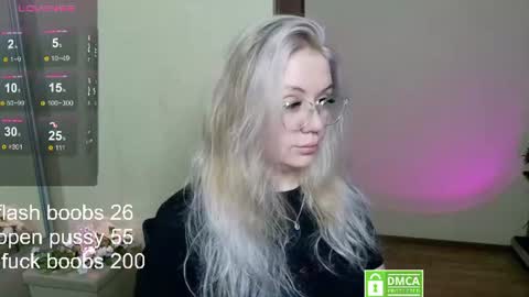 Snapshot of sunny_mood chatting on 06.24.26 sunny mood online show from 06.24.26