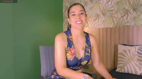 Snapshot of sunny_river chatting on 04.24.26 Sunny River online show from 04.24.26