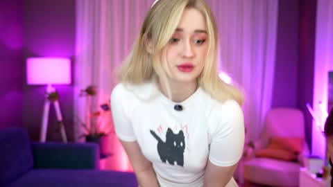 Snapshot of sunnyfia chatting on 02.08.25 Fia - TG - Mia - Alice - online show from 02.08.25