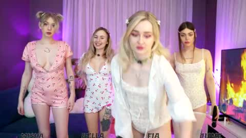 Snapshot of sunnyfia chatting on 02.10.25 Fia - TG - Mia - Alice - online show from 02.10.25