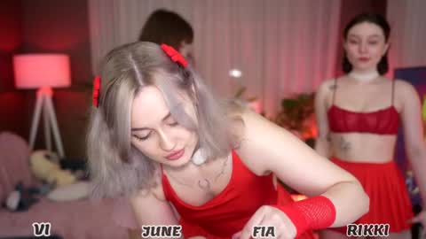 Snapshot of sunnyfia chatting on 10.06.25 Fia - TG - Mia - Alice - online show from 10.06.25