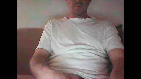 Snapshot of sunnygun0 chatting on 04.26.26 sunnygun0 online show from 04.26.26