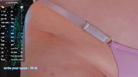 Snapshot of sunnyrisha chatting on 01.11.25 Risha online show from 01.11.25