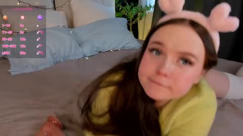 Snapshot of sunnyrisha chatting on 03.10.25 Risha online show from 03.10.25