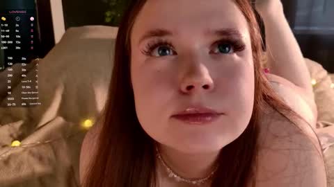 Snapshot of sunnyrisha chatting on 10.04.25 Risha online show from 10.04.25