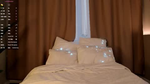 Snapshot of sunnyrisha chatting on 10.07.25 Risha online show from 10.07.25