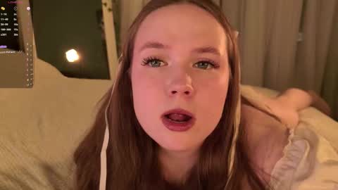 Snapshot of sunnyrisha chatting on 11.20.25 Risha online show from 11.20.25