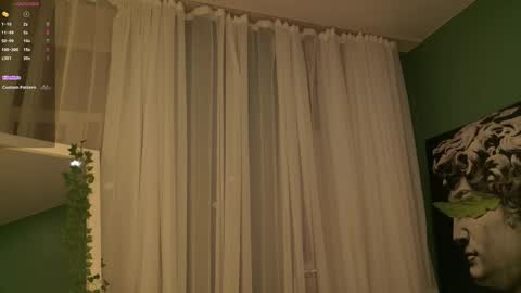 Snapshot of sunnyrisha chatting on 11.24.25 Risha online show from 11.24.25