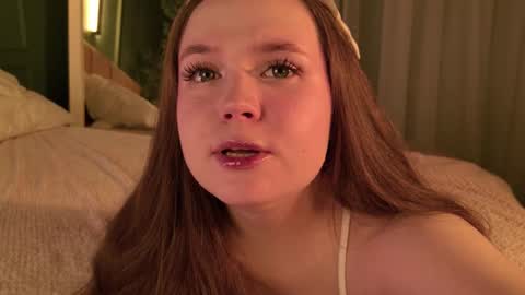 Snapshot of sunnyrisha chatting on 11.30.25 Risha online show from 11.30.25