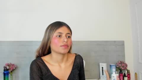 sunnywhitee online show from 04.14.26