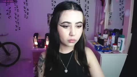 Snapshot of sunset_pienk chatting on 01.18.26 Sunset online show from 01.18.26