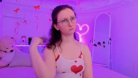 Snapshot of sunshine_blaze chatting on 02.07.26 Alice online show from 02.07.26