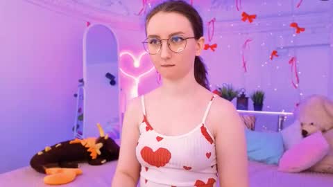 Snapshot of sunshine_blaze chatting on 02.26.26 Alice online show from 02.26.26