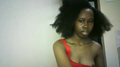 Snapshot of sunshine_g chatting on 10.26.25 Sunshine online show from 10.26.25