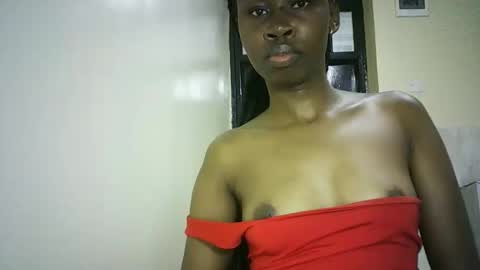 Snapshot of sunshine_g chatting on 11.19.25 Sunshine online show from 11.19.25