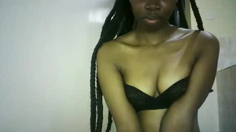 Snapshot of sunshine_g chatting on 11.21.25 Sunshine online show from 11.21.25