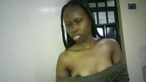 Snapshot of sunshine_g chatting on 11.22.25 Sunshine online show from 11.22.25