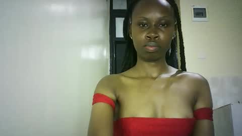 Snapshot of sunshine_g chatting on 11.23.25 Sunshine online show from 11.23.25