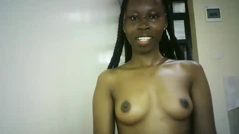 Snapshot of sunshine_g chatting on 11.27.25 Sunshine online show from 11.27.25