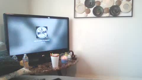 WATCHMEMAKEYOUCUM online show from 12.18.24