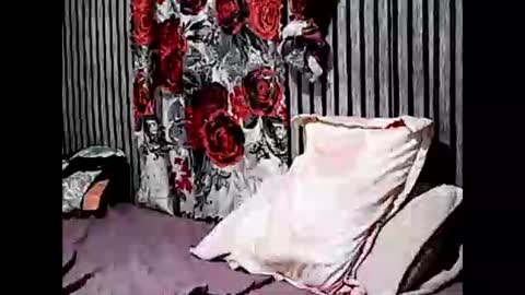 Snapshot of superclit4u chatting on 11.04.25 superclit4u online show from 11.04.25