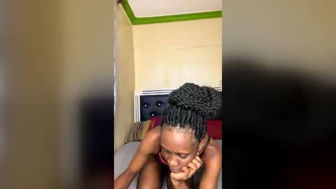 Snapshot of supersexxy_chyna chatting on 06.19.26 supersexxy_chyna online show from 06.19.26