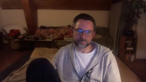 supersquirrel81 online show from 12.17.25