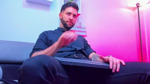 supreme_alpha_ online show from 11.21.25