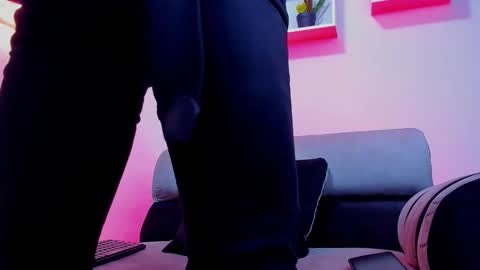 supreme_alpha_ online show from 11.28.25