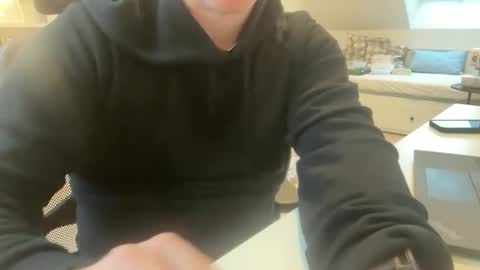 Snapshot of surfstar81 chatting on 11.18.25 surfstar81 online show from 11.18.25