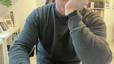 Snapshot of surfstar81 chatting on 01.15.26 surfstar81 online show from 01.15.26