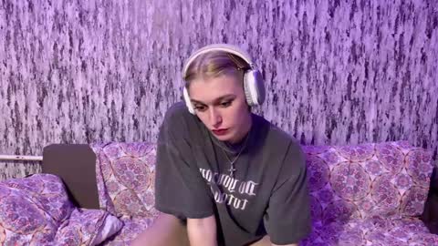 Snapshot of susan228 chatting on 01.20.25 Vladiva online show from 01.20.25