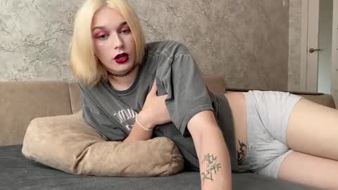 Snapshot of susan228 chatting on 09.10.25 Vladiva online show from 09.10.25