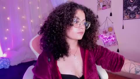 Snapshot of susan_bluee chatting on 12.27.24 Susan online show from 12.27.24