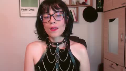 Snapshot of susana_w chatting on 09.17.25 susana_w online show from 09.17.25