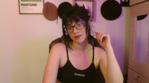 Snapshot of susana_w chatting on 09.18.25 susana_w online show from 09.18.25