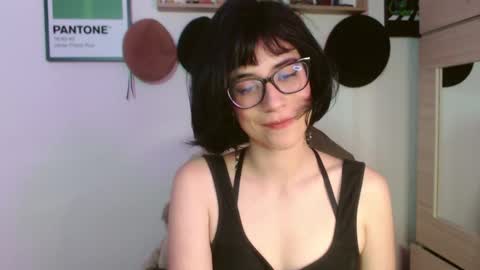 Snapshot of susana_w chatting on 10.01.25 susana_w online show from 10.01.25